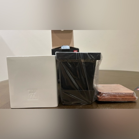 ZWILLING CERAMIC STORAGE Medium Box With Herb Pot And Lid, 11X11X12 cm - Picture 5 of 12